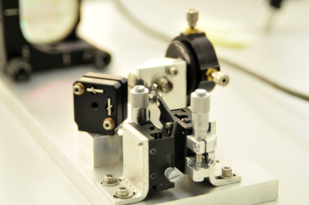 SFL mirrors and optics bench